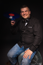 Als DJ immer die richtige Platte am Start!